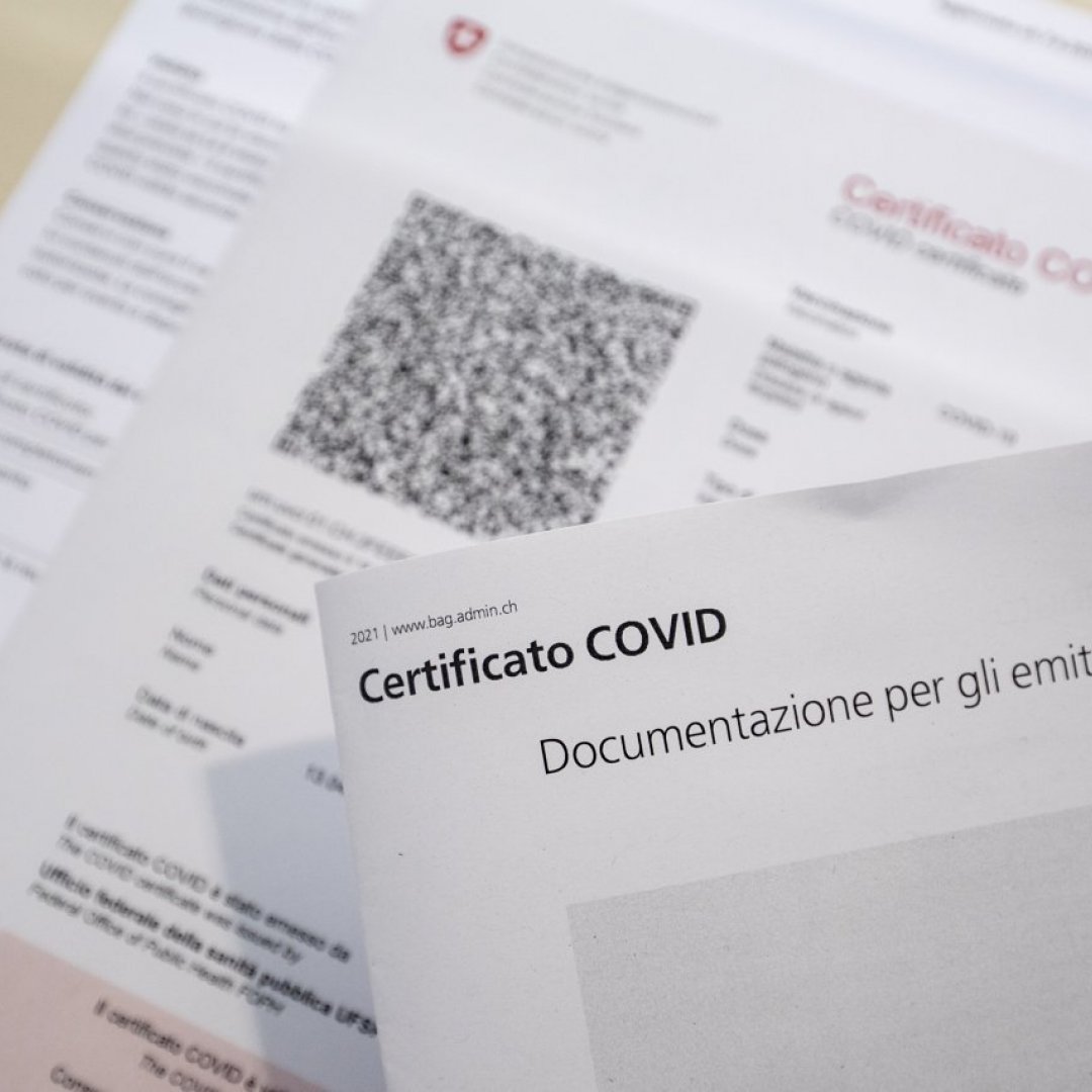 s_-certificato-covid-eventi-contagi-ristoranti-q0oh